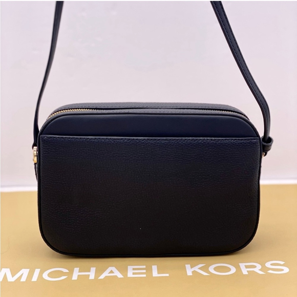 Michael Kors Large EW Zip Chain
Crossbody Bag Black - Picture 5 of 11